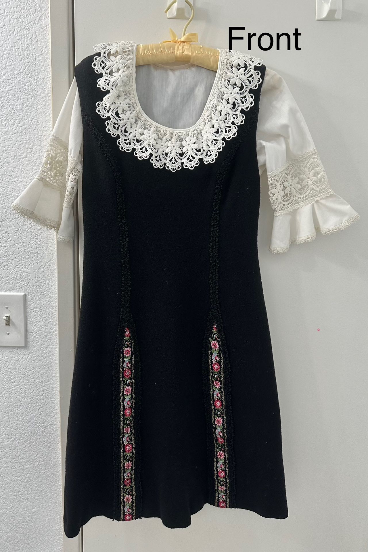Genuine Vintage German Dirndl Dress Set: Size medium?