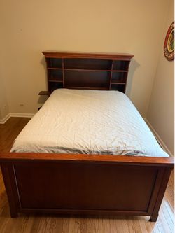 Full size Bed + Frame (Headboard/Baseboards/Footboard)