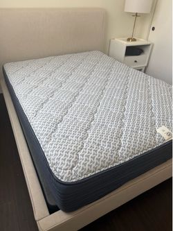 Queen Serta Mattress set