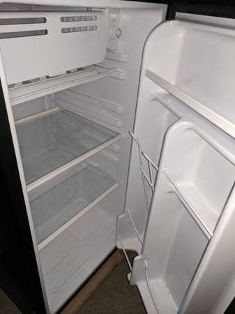 Igloo Mini Fridge and microwave