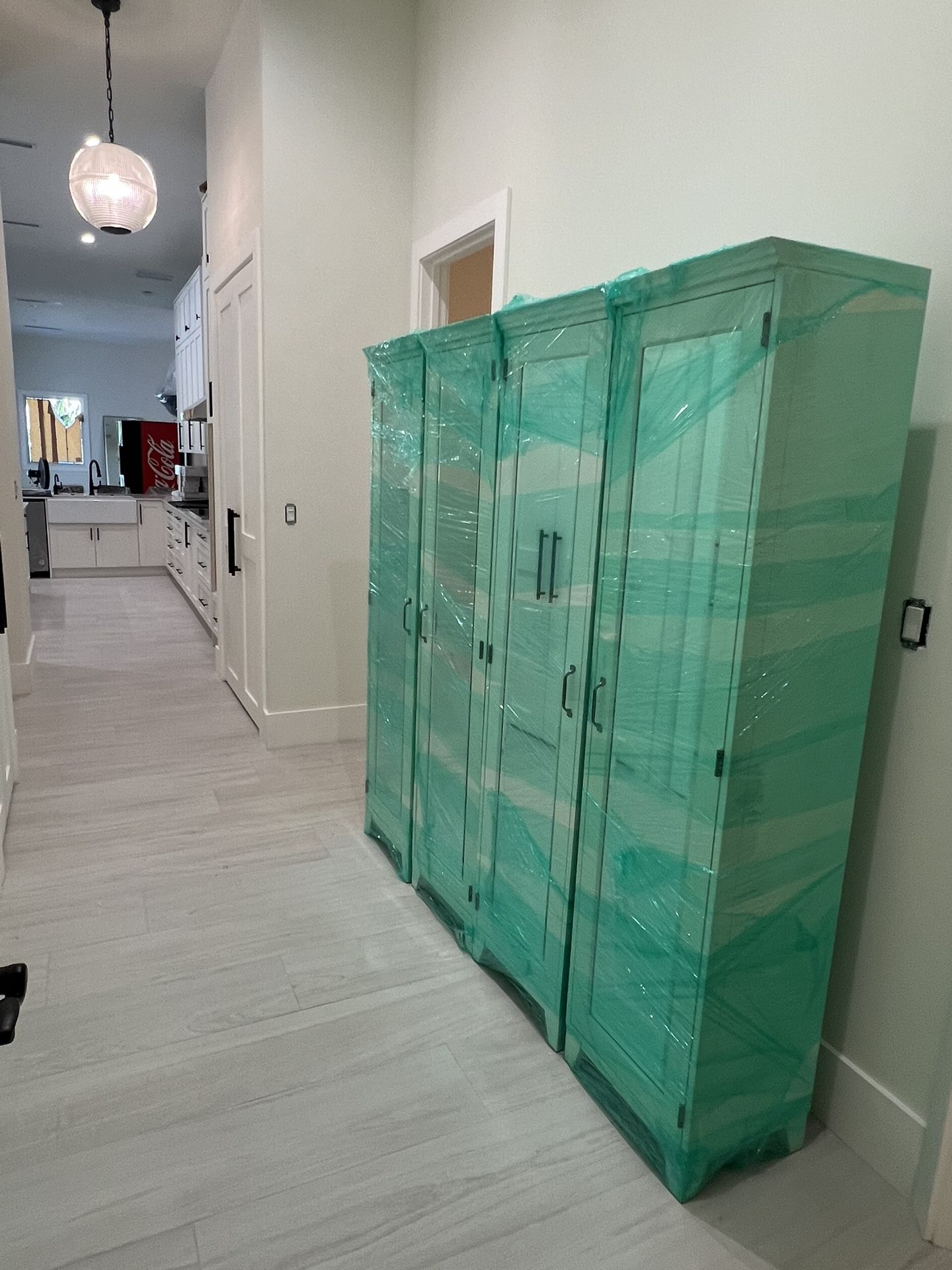 Set Of 4 Pottery Barn White And Mirrored Cabinets