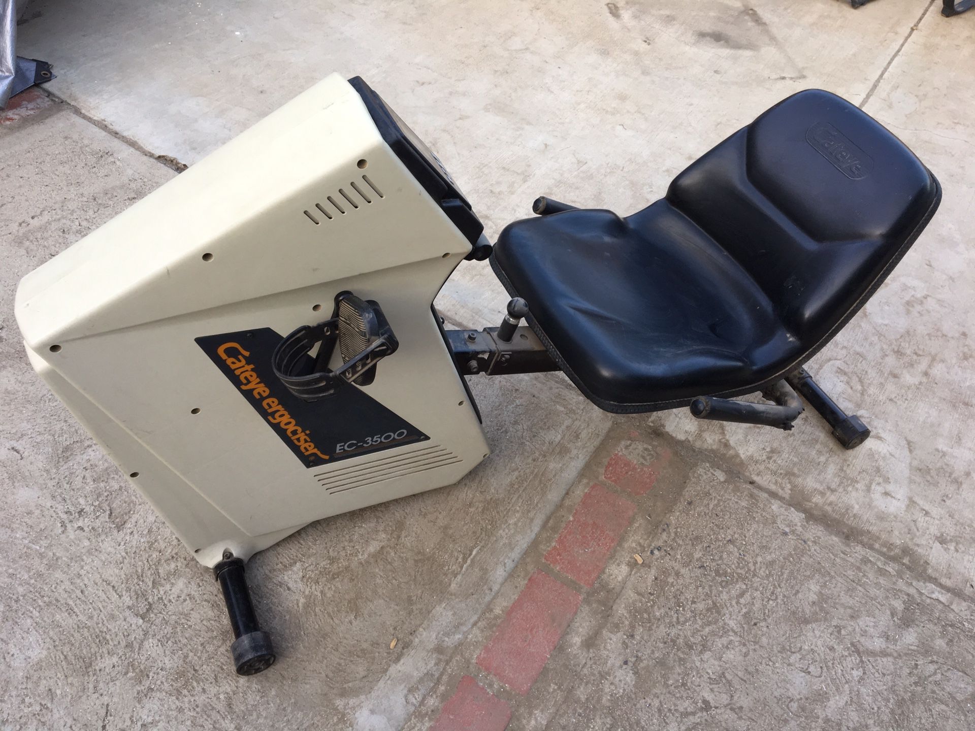 Cateye EC-3500 Recumbent Ergometer Exercise Bike