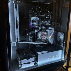Digital Storm Gaming PC with Samsung Odyssey G7 32” Monitor  Liquid Cooled Plus Fans 