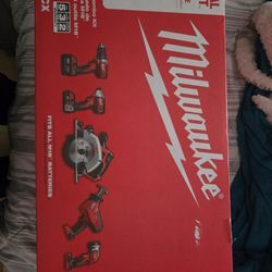 Milwaukee Powertool Set