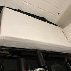 Twin Bed. Great Condition. Like New 