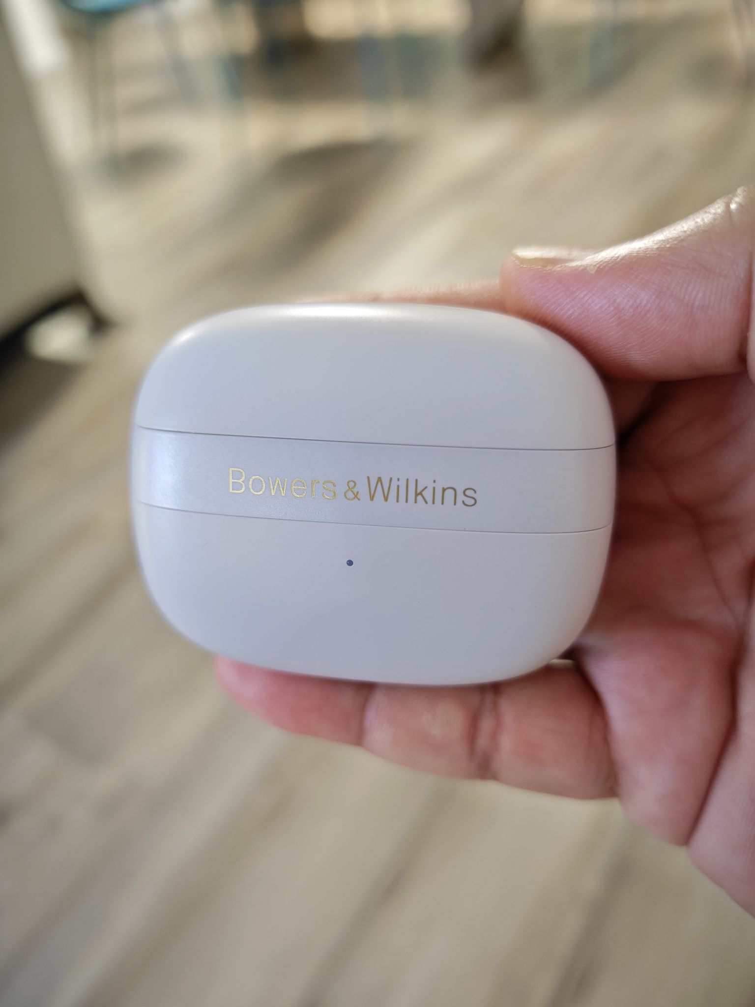 Bowers & Wilkins Pi8 Dove White