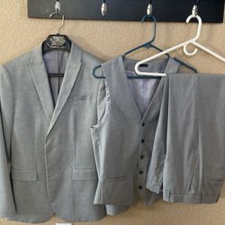 J Ferrar 3pc Men’s Suit Gray 