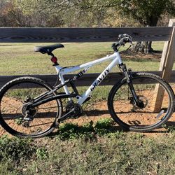 Gravity FSX 2.0 Dual Full Suspension Mountain Bike.  