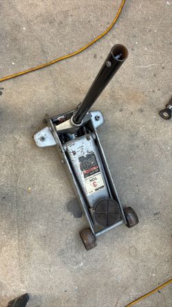 Craftsman 3 ton floor jack used