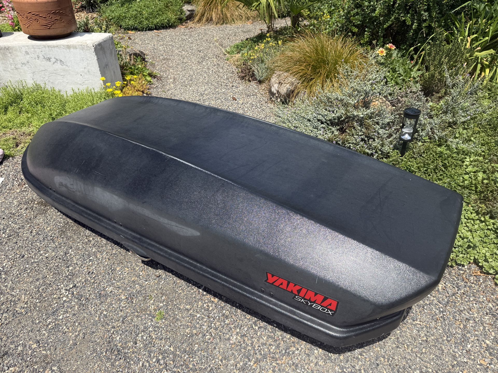 Yakima Skybox 16 Carbonate Roof Box