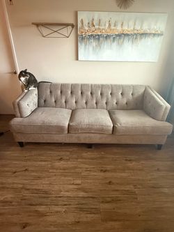 Couch (Free)