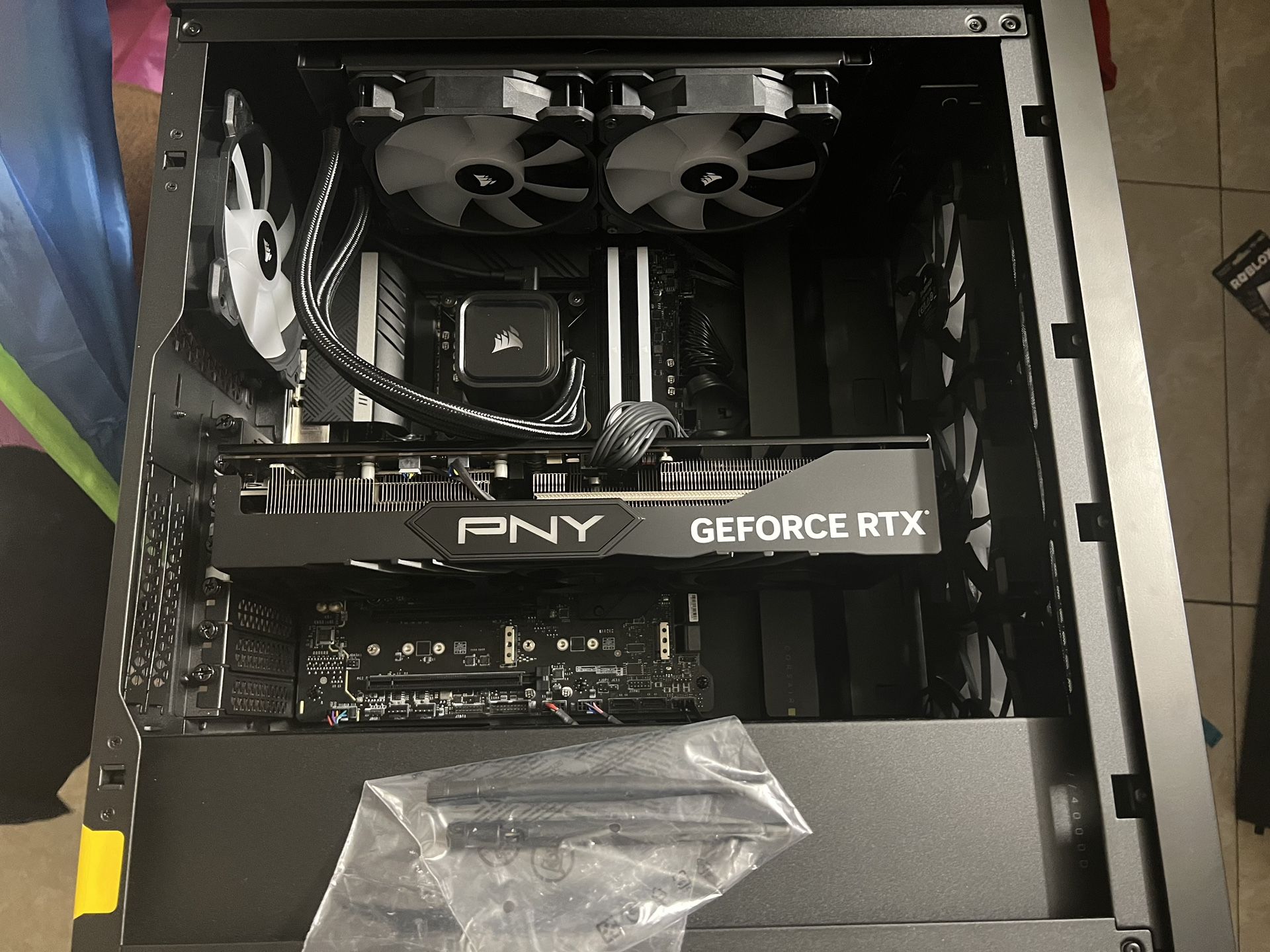 CORSAIR VENGEANCE i7400 Gaming PC: i7-13700K, RTX 4080, 32GB DDR5 ,2TB NVMe