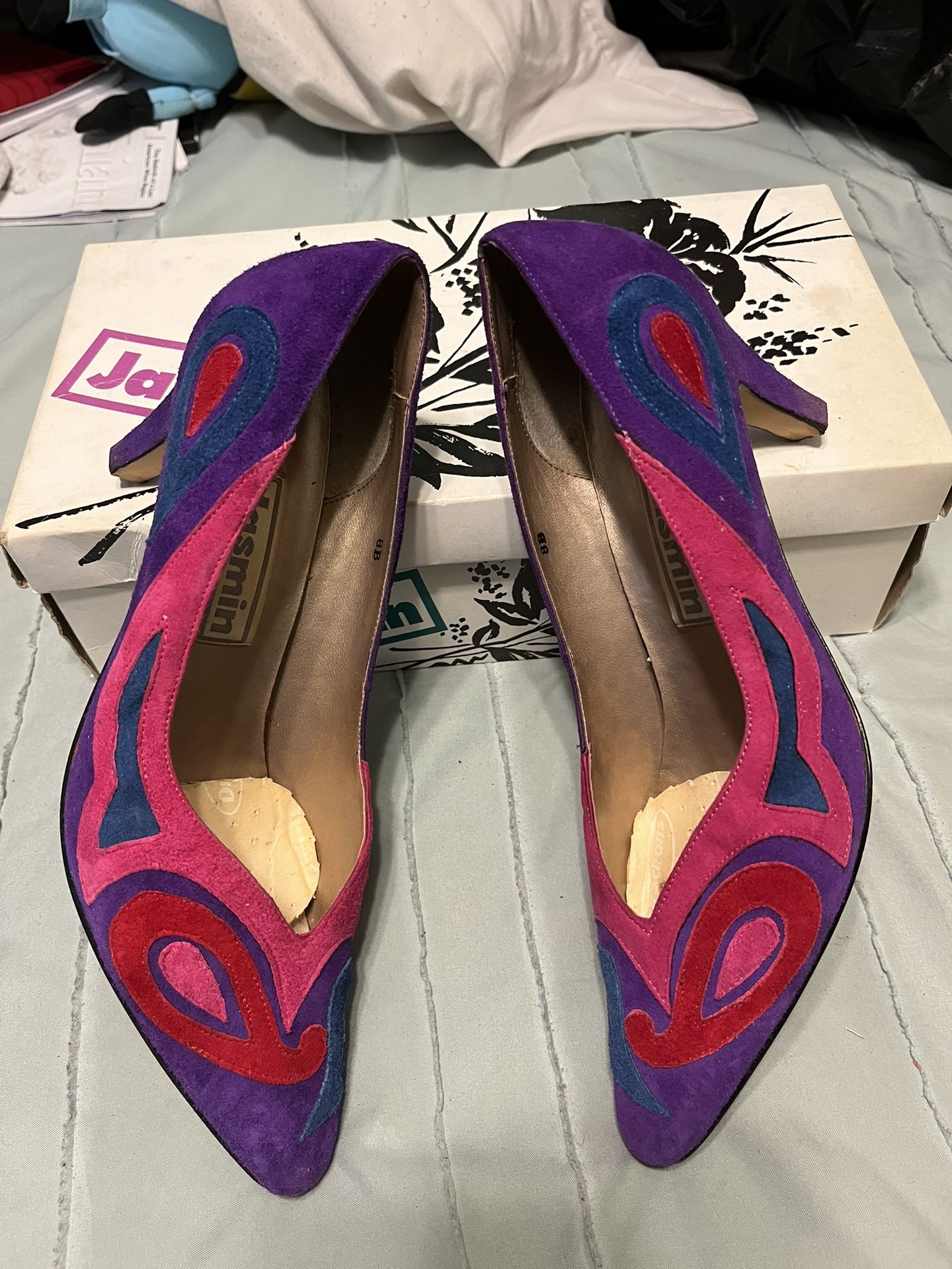 Woman’s Jasmin Brand 4” Heel Suede Multicolored Shoes Sz. 8