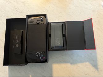 ASUS ROG ALLY X RC72LA W/ ASUS BULWARK DOCK DG300