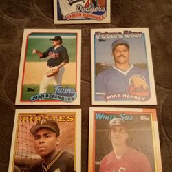 Lot of 5 Vintage Topps Baseball Trading Cards 5pc