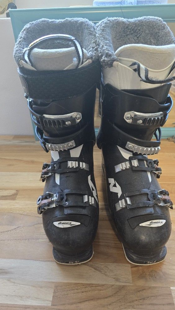 Women's Ski Boots Sz 26-16.5