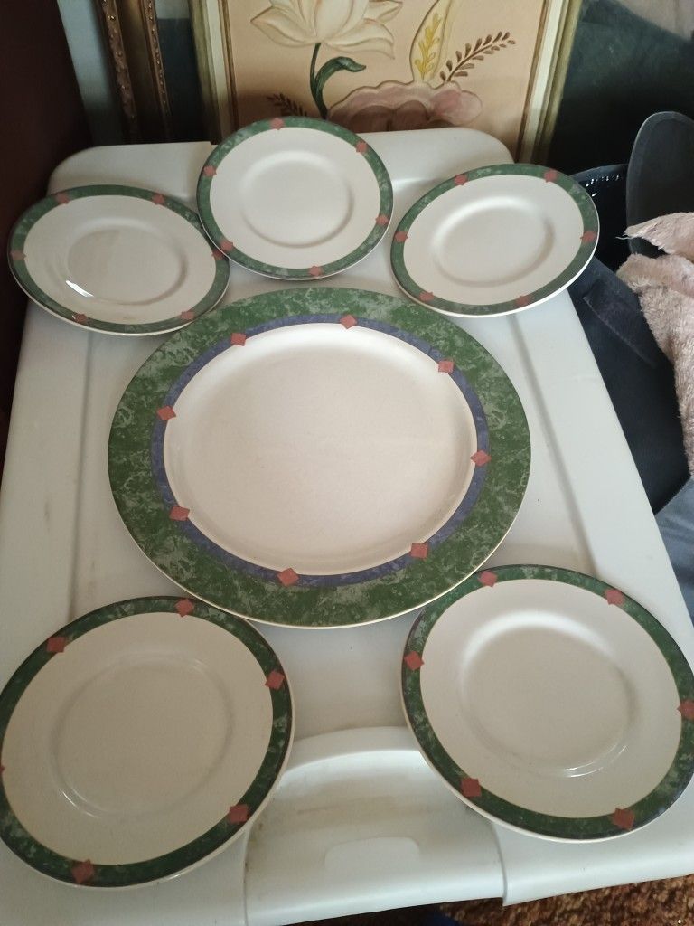 Pfaltzgraph Everyday Plates And Bowls