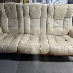 Skandesign Ekornes Stressless Leather Reclining Couch
