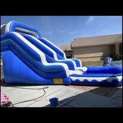 WATERSLIDE WITH POOL!!