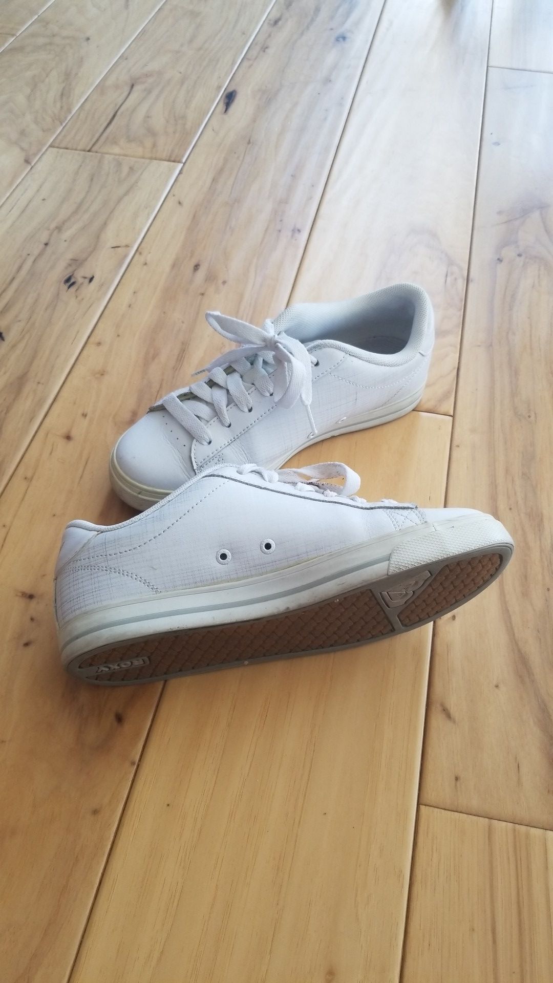 White Roxy sneakers, size 6