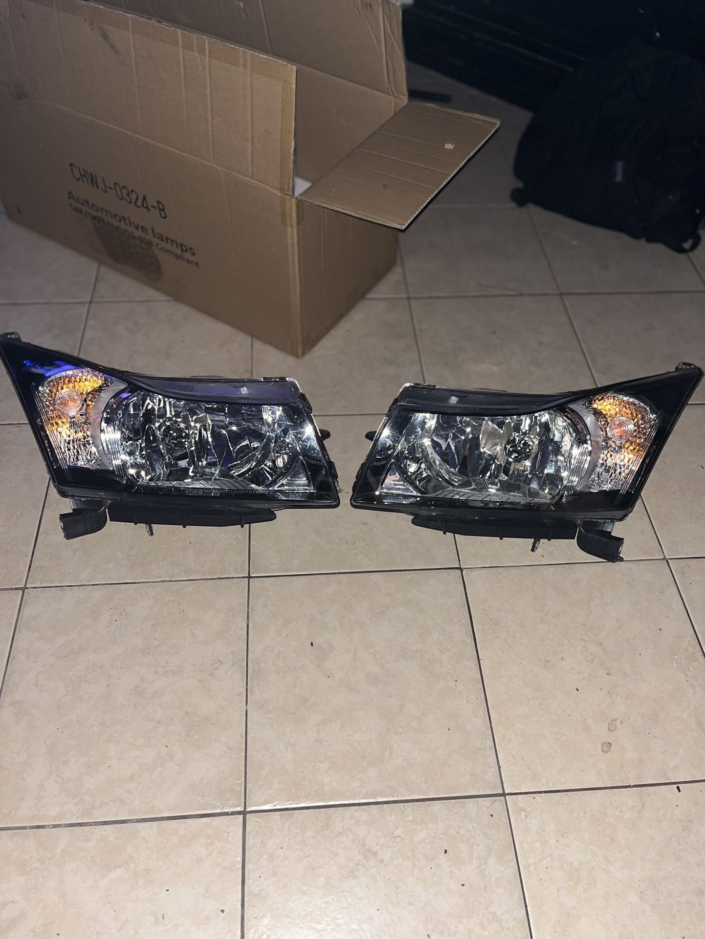 Headlights for Chevy Cruze 2011-2016