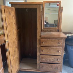 Wardrobe Chest With Mirror