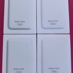 4 Brand New Apple IPhone Magnetic Power Bank MagSafe Battery Pack Wireless Fast Chargers