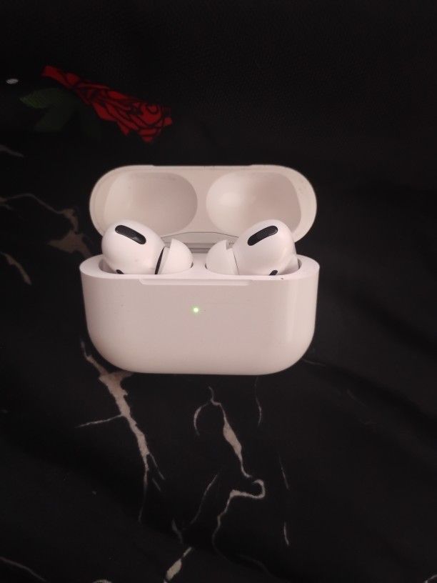 Slightly Used Airpod Pros Gen 2