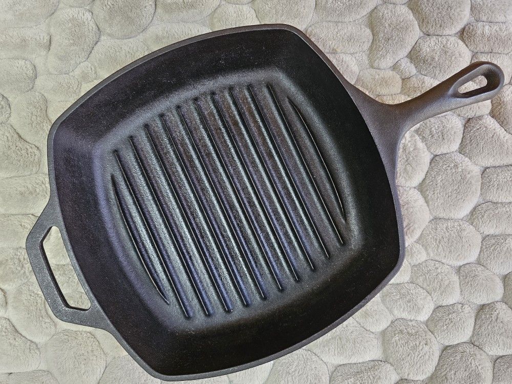 LODGE 10.5" SQUARE GRILL PAN