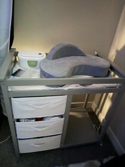 Changing Station / With Storage And Hamper