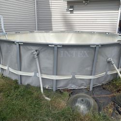 Free Pool with all accessories.