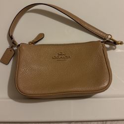 Authentic Coach beige Nude Cream Purse NEW