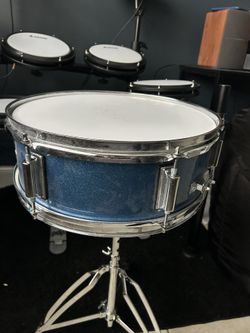 New snare Used Once Like New