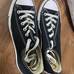 Women’s Converse Size 9