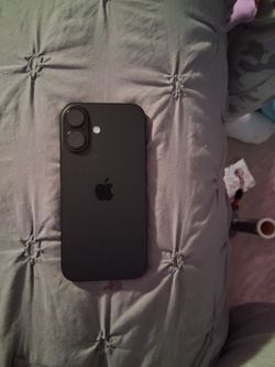 Iphone 16 like  new  works great,