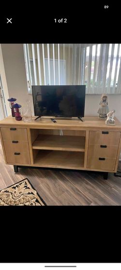 TV Stand / Entertainment Console