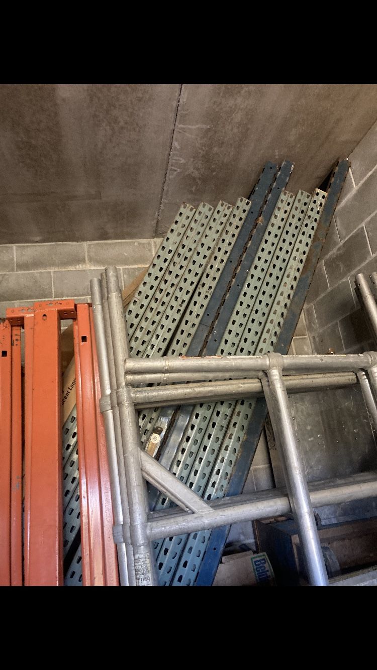 HD 7 Interlake Mecalux Pallet Rack Tear Drop, Welded, Upright Frame 36"D x 144"H, Green 12ft x 36 300$ each side Available side bars and shelfing to