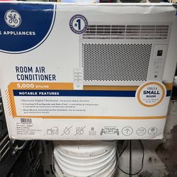 GE 5000 BTU Room Air conditioner 
