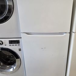 Top Freezer Refrigerator Used In Good Condition With 90days Warranty From $325 Up To $550