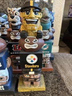 Pittsburgh Steelers NFL Lawn Garden Ornament Tiki Statue- Vintage @ 15 inches tall
