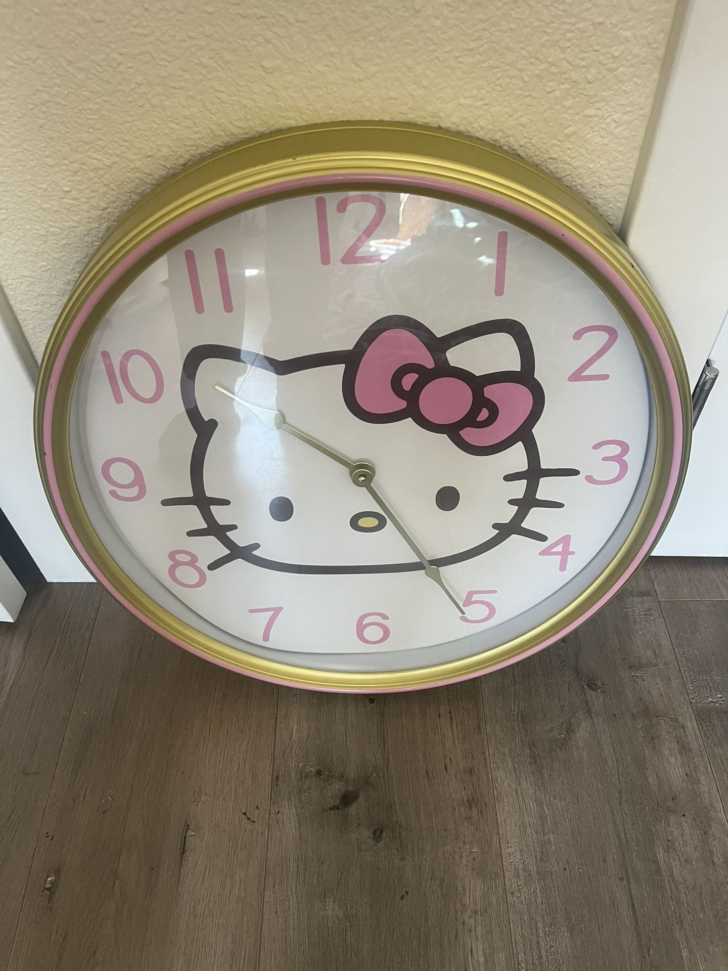 Hello Kitty Wall Clock