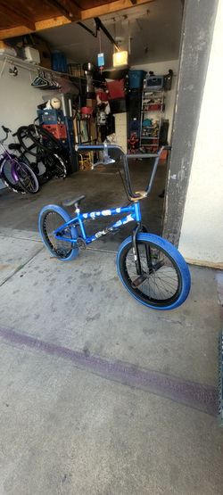 USED ELITE  BMX  NEEDS  BARINGS ARMS  AND GRIPS  EVERYTHING ELS WORKS