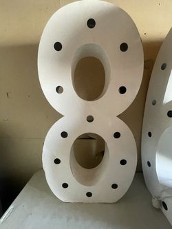 Marquee Number 8 