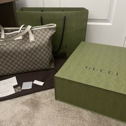 Gucci Large tote Bag Like New