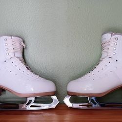 Jackson Entre Crystal Ice Skates sz 6W with Ultima Legacy 8 Blades