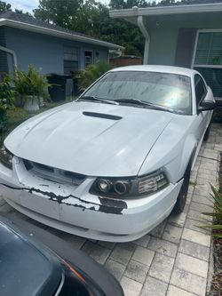 2004 Ford Mustang V6