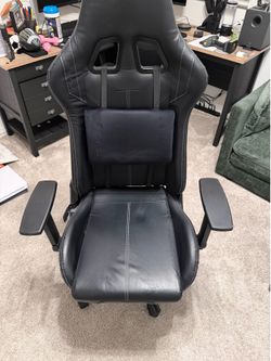 Gaming Desk Chair Good Condition!