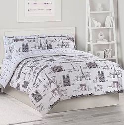 New King Size Comfy 11 Pieces Reversible Paris Comforter Set