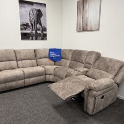 Brown sectional + USB‼️