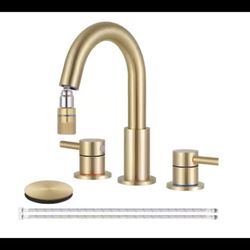 Double Handle 8" Widespread Bathroom Sink Faucet w/Pull Out Sprayer & Drain Gold